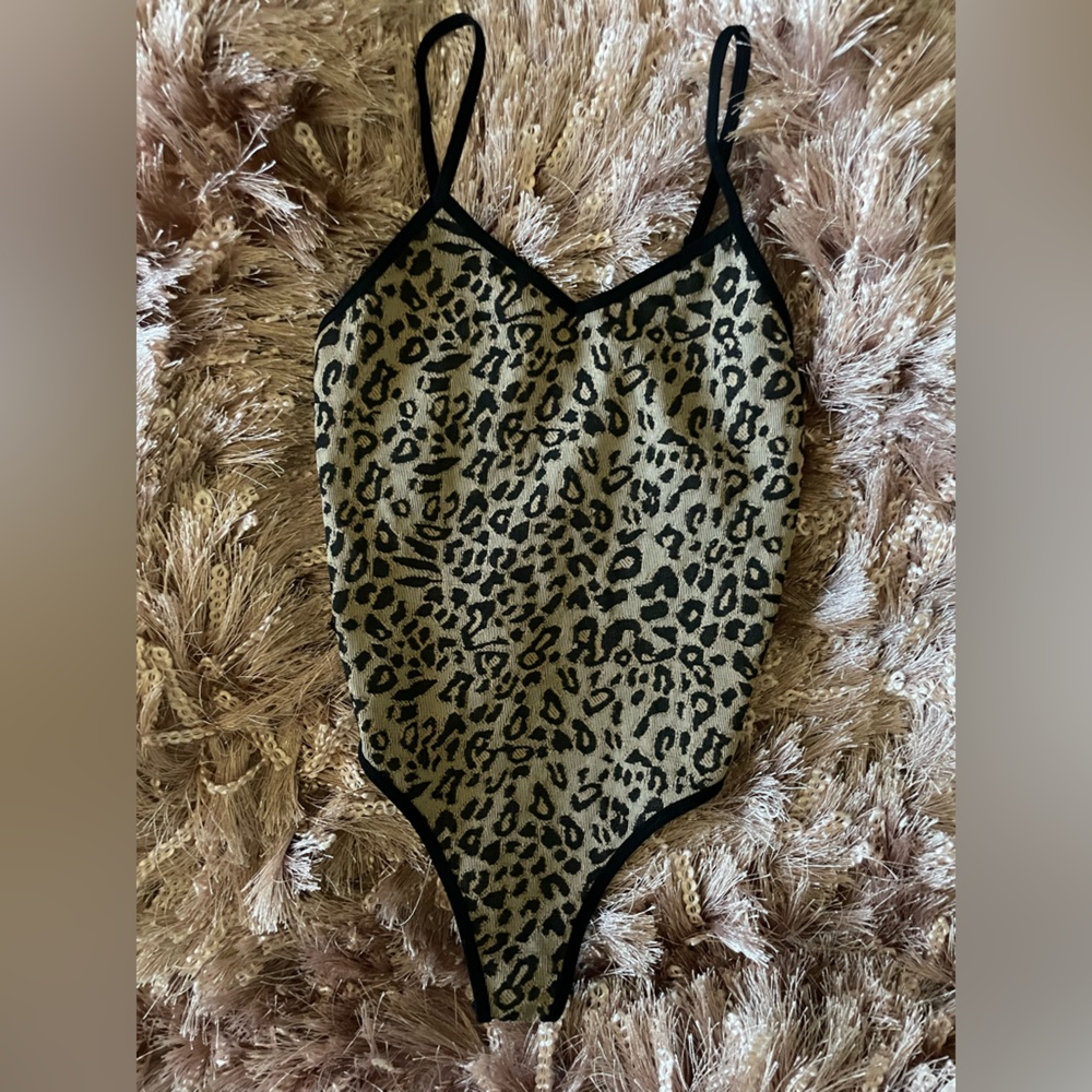 Forever 21 Cheetah/ Leopard Print Bodysuit Size XS/S